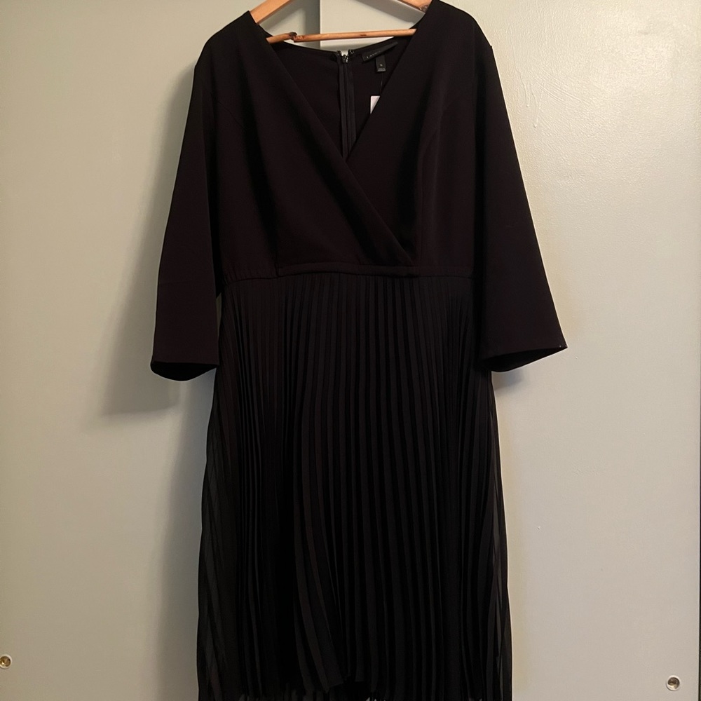 NWT Lane Bryant dress size 16 with pretty accordion fold skirt